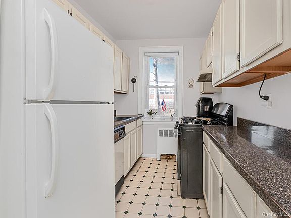 3rd image of 1549 Central Park Avenue #G4
