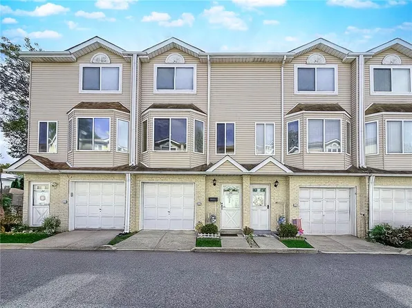 20 Gil Ct, Staten Island, NY 10312