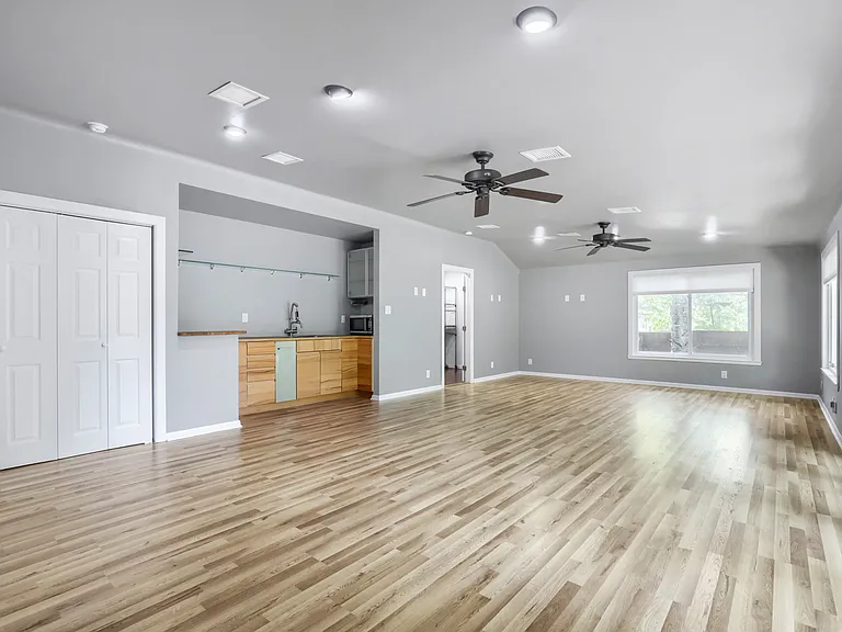 210 Nelray Blvd — Photo 9