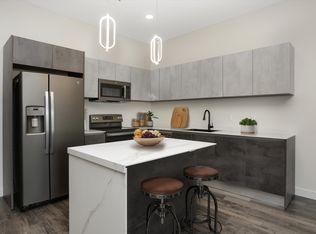 930 W Auburn Rd #113B, Rochester, MI 48307