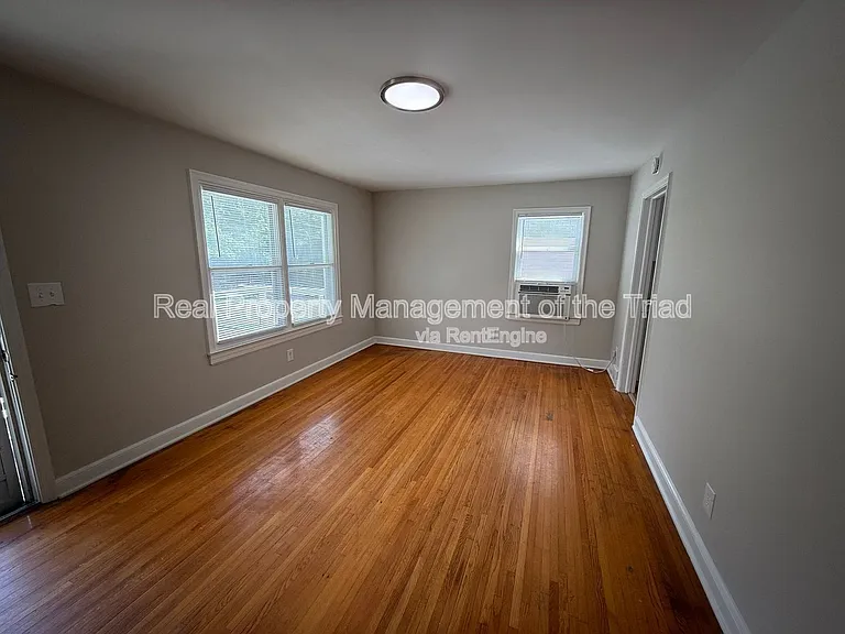 828 Circle Dr — Photo 17