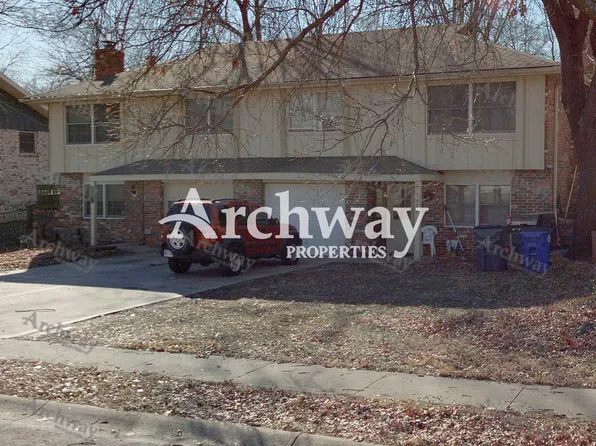 1427 E Willow Dr, Olathe, KS 66062