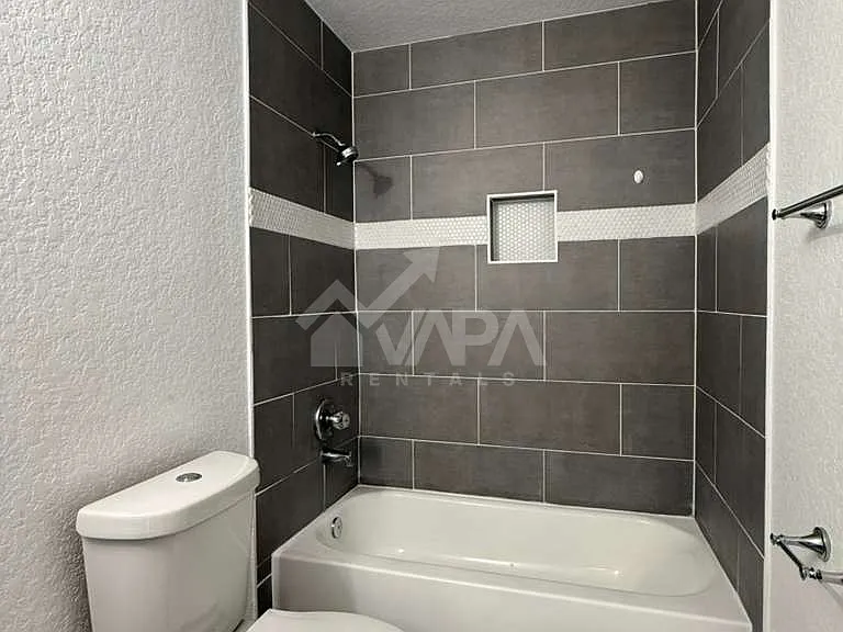 4411 Mystic Sunrise Dr — Photo 12