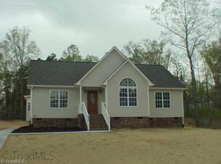 552 Old Castle Rd, Randleman, NC 27317