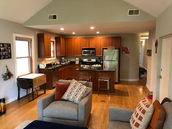 5th image of 1242 N Maplewood Ave #3