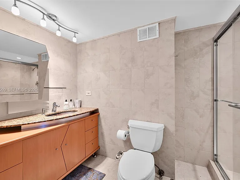 6039 Collins Ave #621 — Photo 14