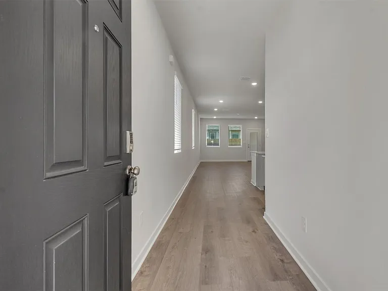 130 Hornet St — Photo 15