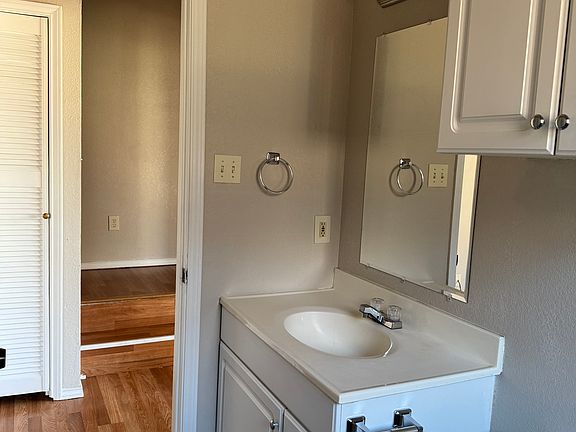 5th image of 4600 Gaston Ave #6