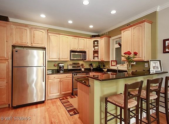4th image of 1452 N Artesian Ave #1