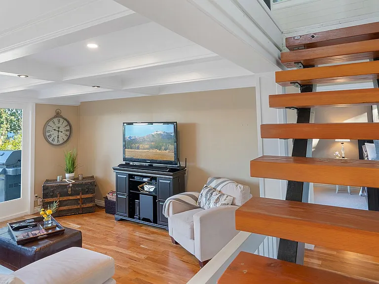 10498 Dixon Dr S — Photo 31
