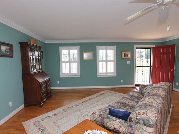 3rd image of 17795 Rolling Meadows Dr