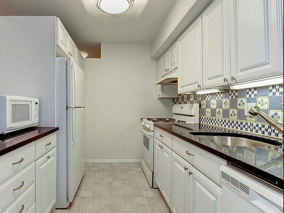 4th image of 7523 Spring Lake Dr APT B-2