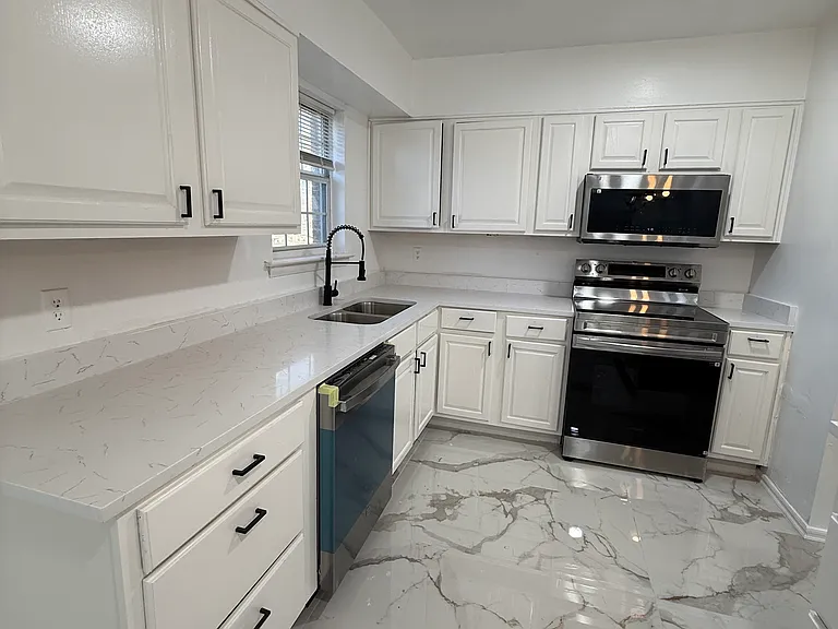 2529 Rutgers Dr — Photo 4