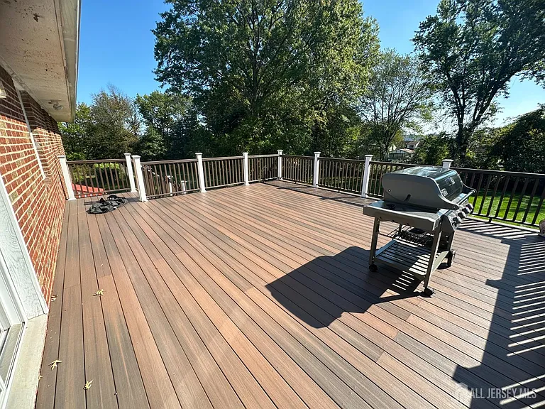 9 Holly Rd — Photo 16