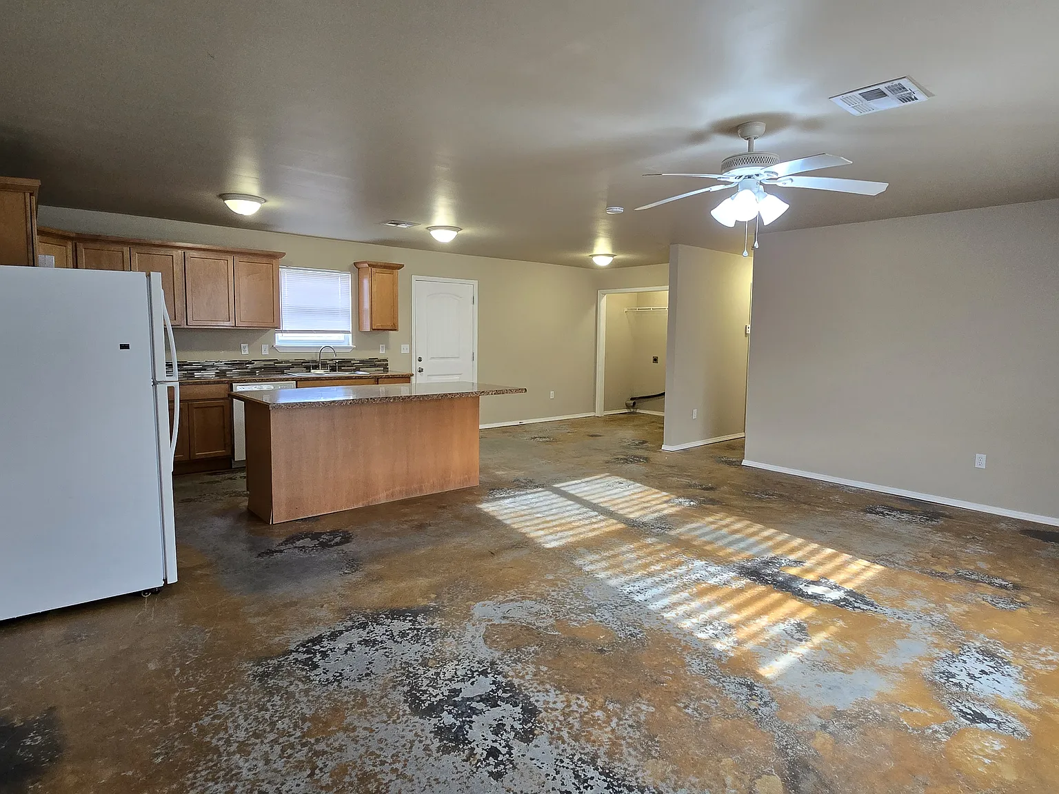 2 bed, 1150 sqft, $1,350 — Photo 4