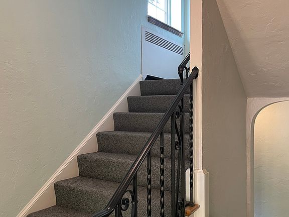 4th image of 526 N Clarkson St #B