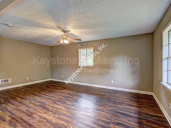 5th image of 10119 Port Royal Ct