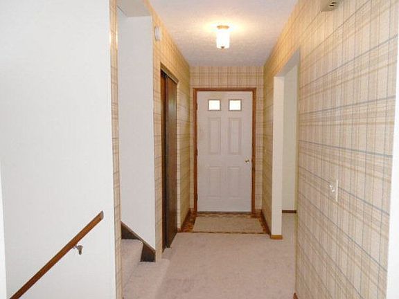 5th image of 849 W 10th St