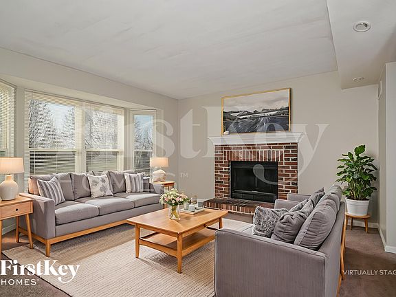 5th image of 72 Gray Owl Garth Ct