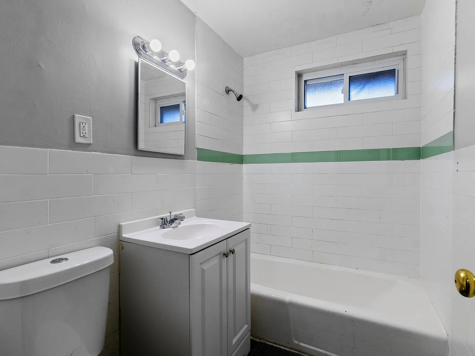 Elam Court — Photo 4
