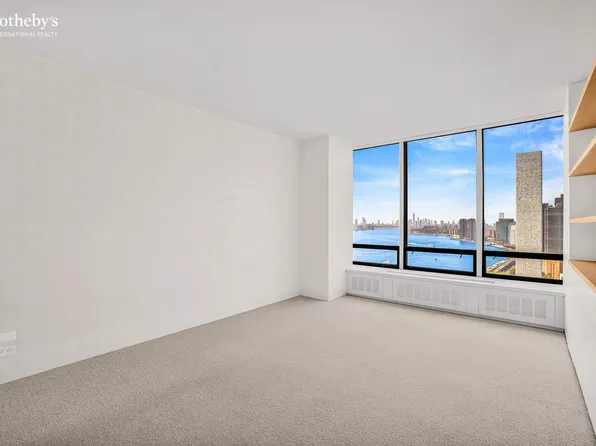 870 United Nations Plaza image 13 of 27