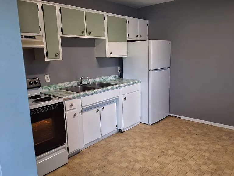 1190 Lois Ln — Photo 5