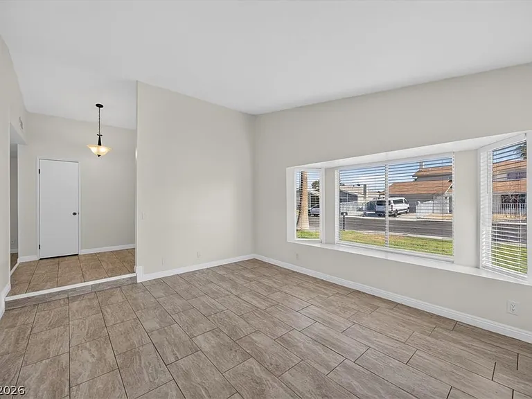6834 Grandola Dr — Photo 9