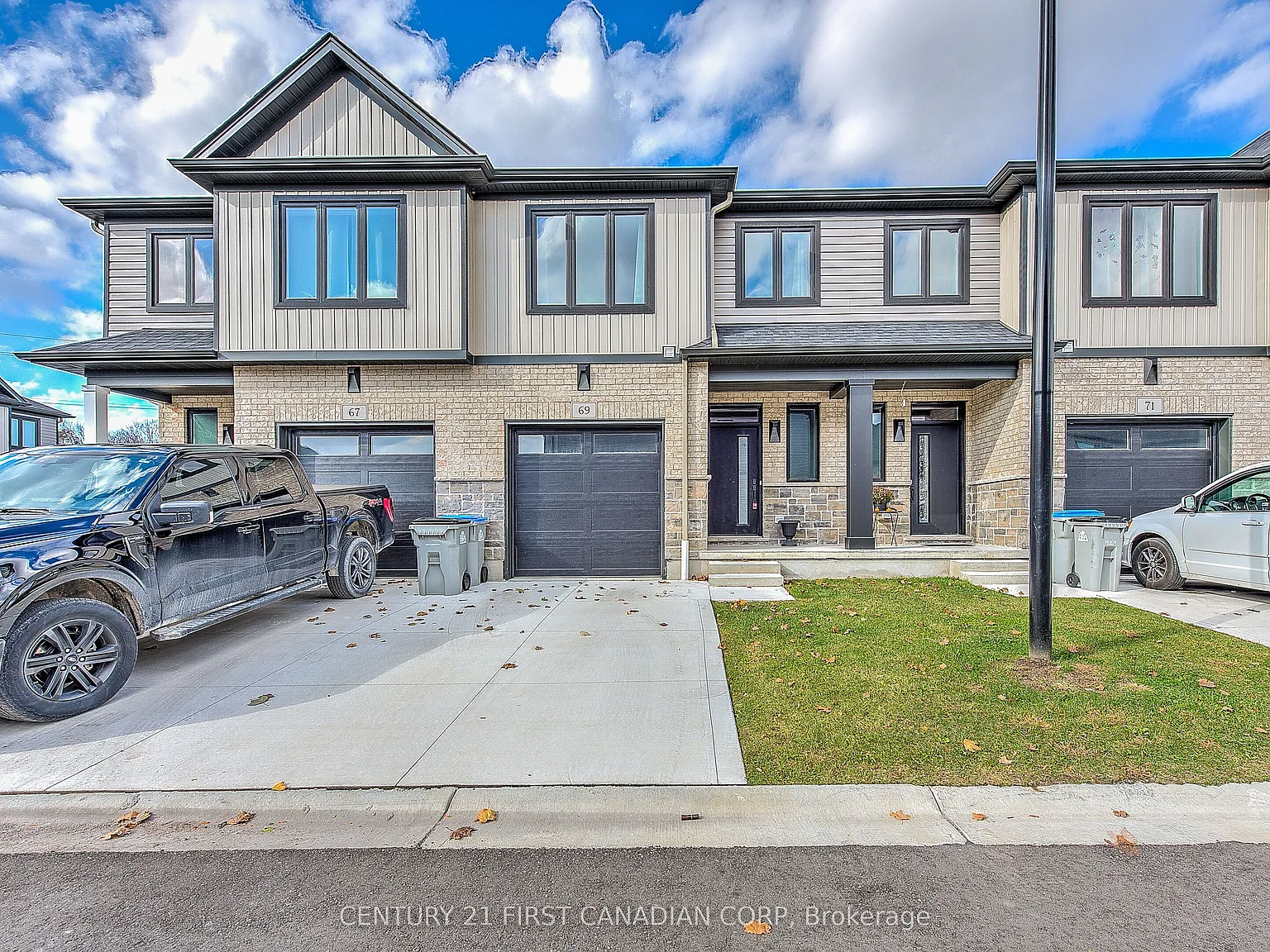 3 bed, $3,000 — Photo 2