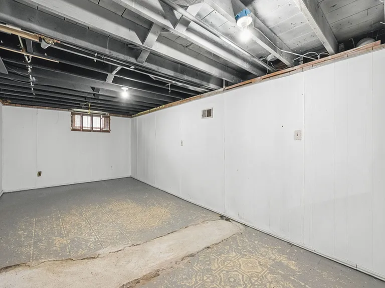 10519 Renfrew Dr — Photo 29