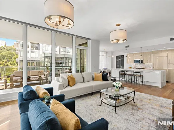 1200 Ave At Port Imperial #418, Weehawken, NJ 07086