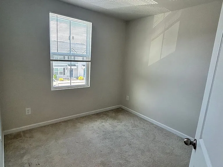 1629 Mountain Ash Ln — Photo 15