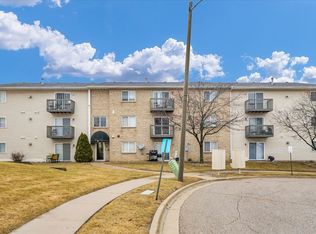 Rainbow Circle Apartments, Bloomington, IL 61704