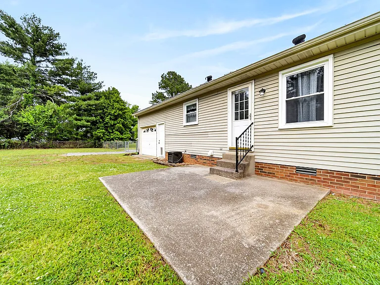 3918 Ashley Dr — Photo 18