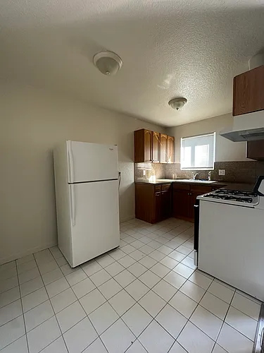 137 E Harding Way #F Photo 1