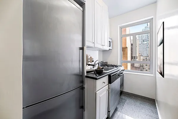 Rented by Central Park South Associates | media 12