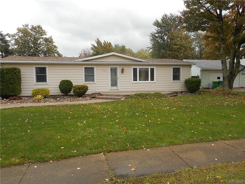 1st image of 458 Sunset Dr