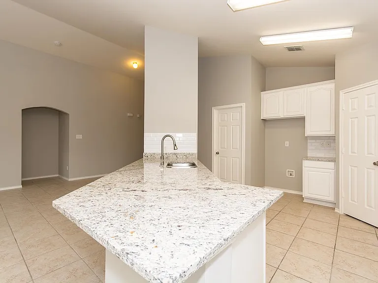 1413 Gordon Dr — Photo 10