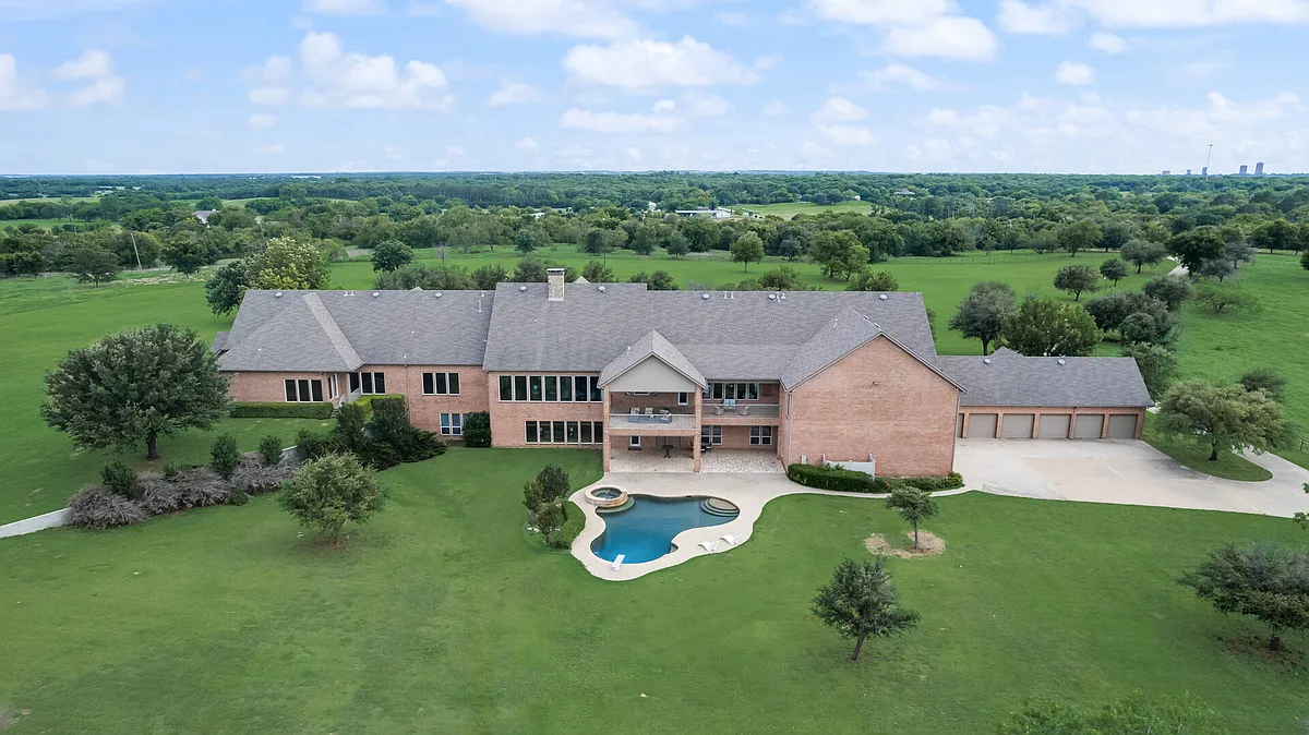 Building Photo - Hartlee Field Rd