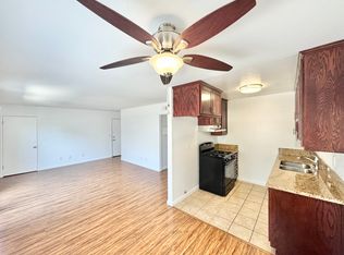 10208 Independence Ave #5, Chatsworth, CA 91311