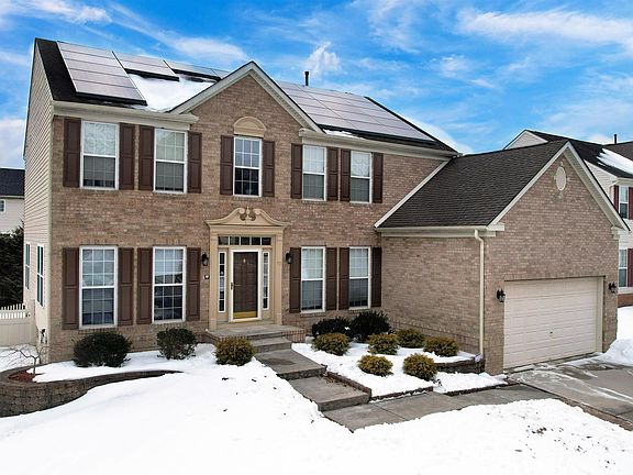 3rd image of 10 Joseph Ct