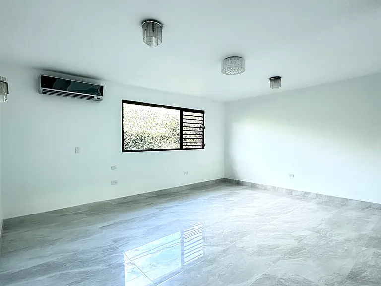 1625 Santa Eduvigis — Photo 12