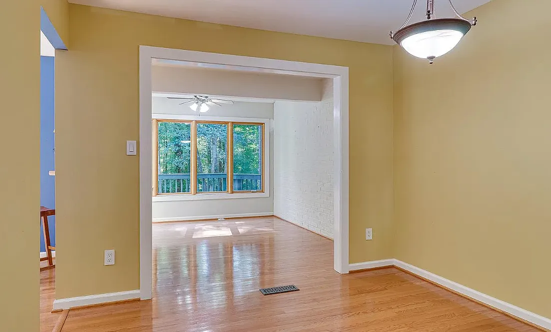 3 bed, 2.5 bath, 1823 sqft, $5,490 — Photo 2