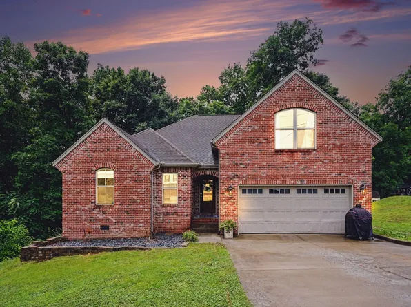 2016 Copper Kettle Cir, Pleasant View, TN 37146