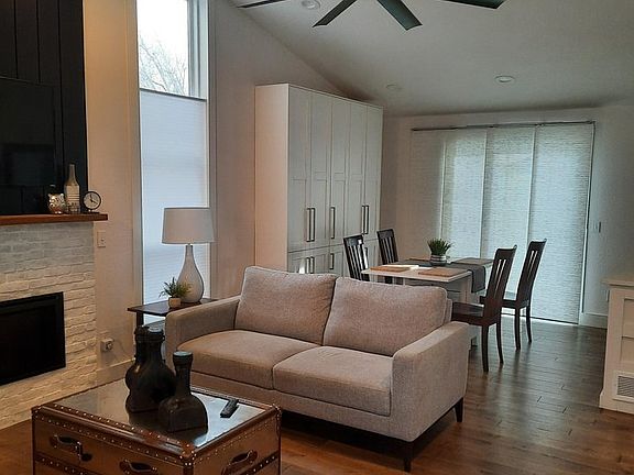 3rd image of 540 W Sycamore Cir