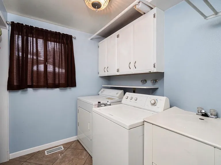 11825 N Fairwood Dr — Photo 19
