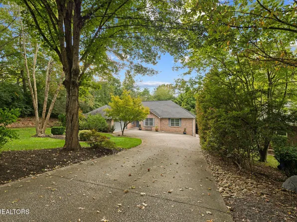 105 Deerfield Ln, Oak Ridge, TN 37830