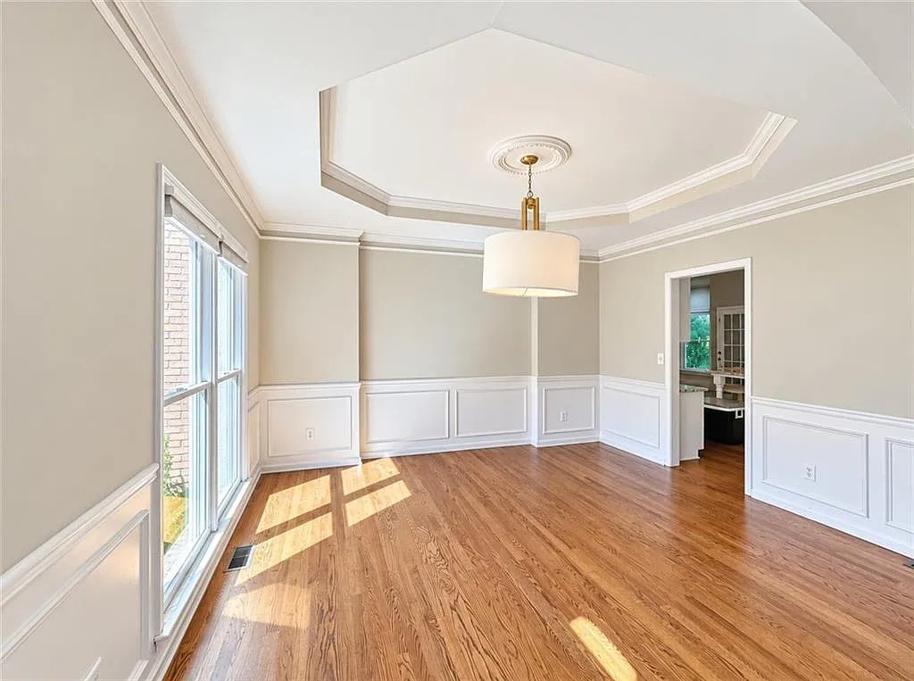 6 bed, 3.5 bath, 4141 sqft, $3,950 — Photo 4