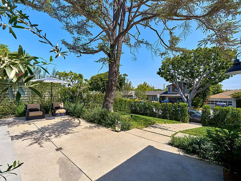 3435 S Bentley Ave — Photo 39