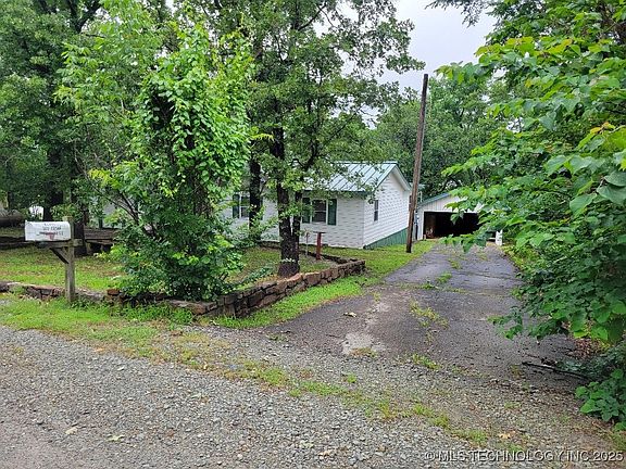 3rd image of 300 Cedar Tree Dr