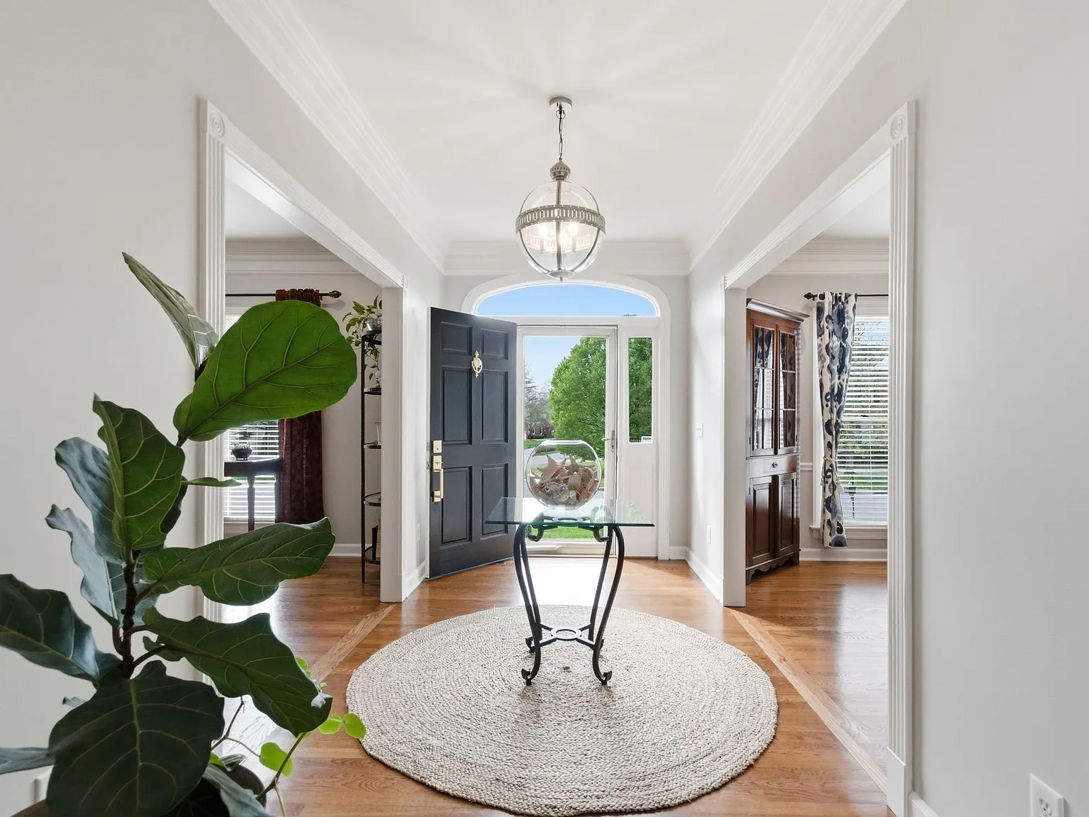 4 bed, 3591 sqft, $5,500 — Photo 3